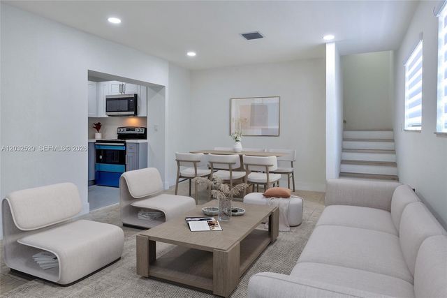 424 W 13th Street, Hialeah, FL 33010