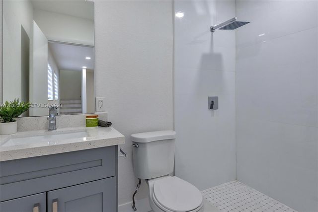 424 W 13th Street, Hialeah, FL 33010