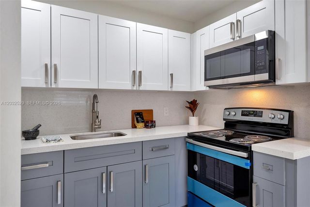 424 W 13th Street, Hialeah, FL 33010