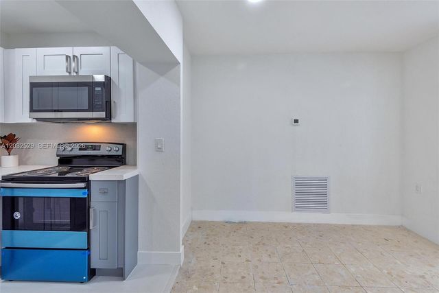 424 W 13th Street, Hialeah, FL 33010