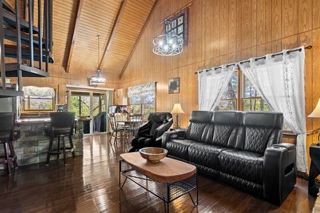 1227 Village Road, Murphy, NC 28906