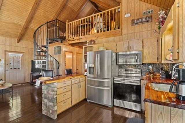 1227 Village Road, Murphy, NC 28906