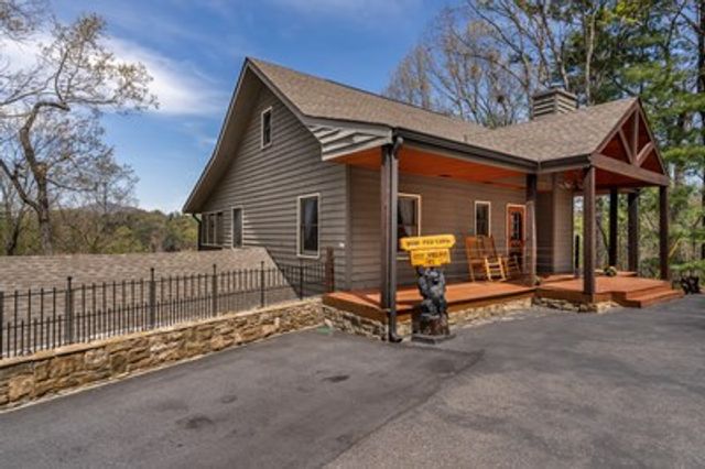1227 Village Road, Murphy, NC 28906