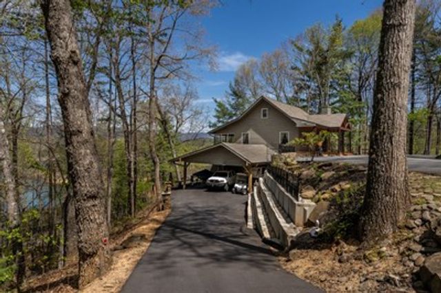 1227 Village Road, Murphy, NC 28906