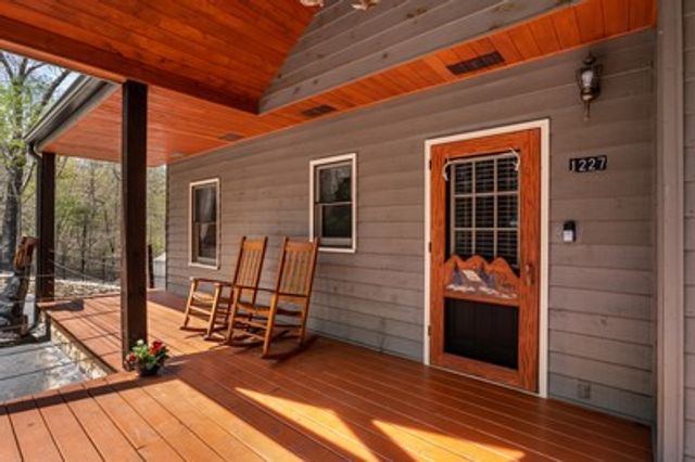 1227 Village Road, Murphy, NC 28906