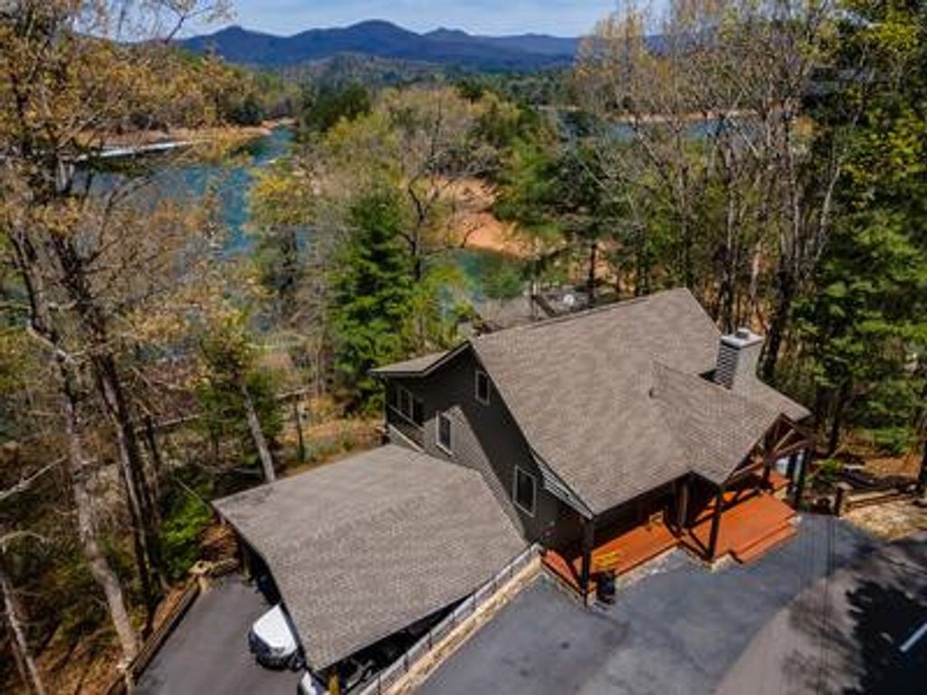 1227 Village Road, Murphy, NC 28906
