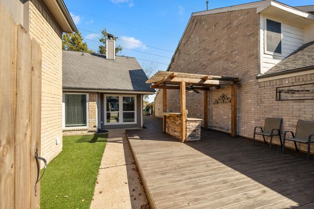 8522 Scenic Green Drive, Houston, TX 77088