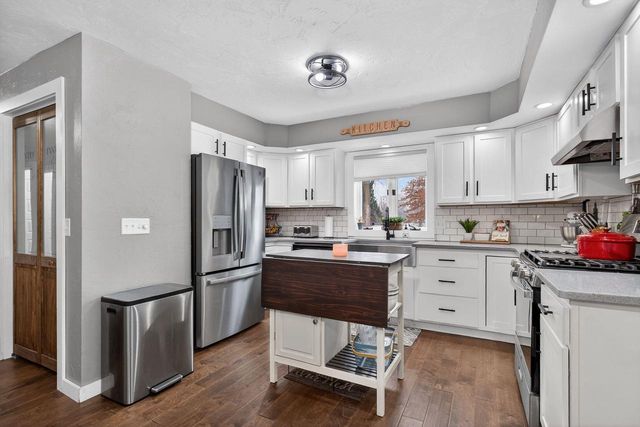 2 STAMES DRIVE, Appleton, WI 54914