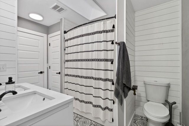 2 STAMES DRIVE, Appleton, WI 54914