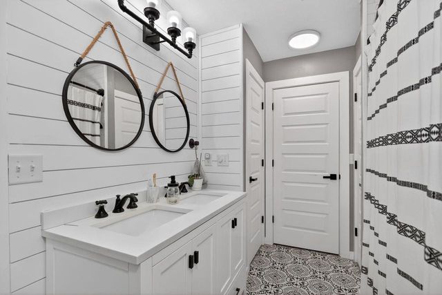 2 STAMES DRIVE, Appleton, WI 54914