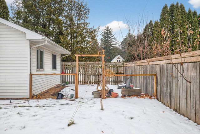 2 STAMES DRIVE, Appleton, WI 54914