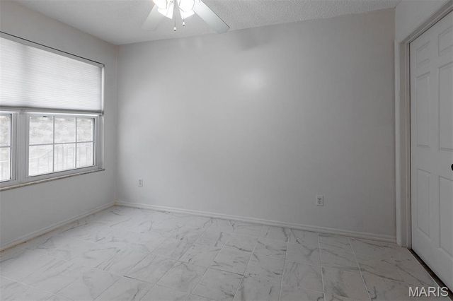 970 N Spoede Road 17, Creve Coeur, MO 63146