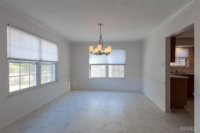 970 N Spoede Road 17, Creve Coeur, MO 63146