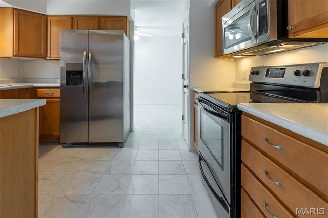 970 N Spoede Road 17, Creve Coeur, MO 63146