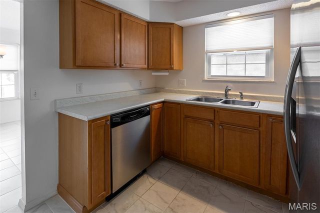 970 N Spoede Road 17, Creve Coeur, MO 63146