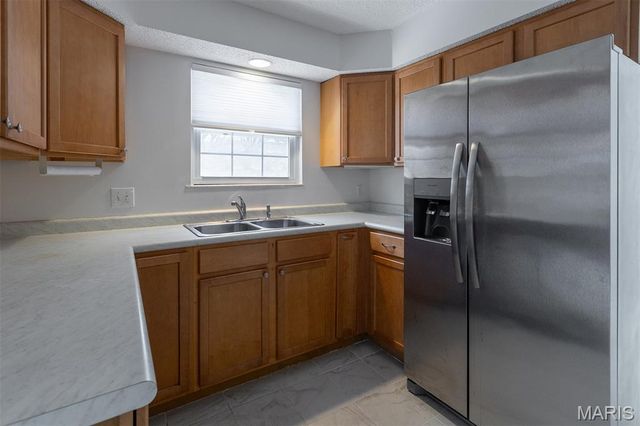 970 N Spoede Road 17, Creve Coeur, MO 63146