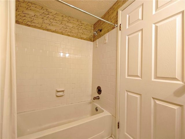 1299 Keys Lake NE Drive, Atlanta, GA 30319