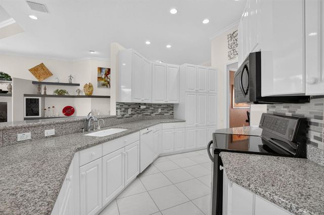 5281 Brooklawn Terrace, Boynton Beach, FL 33437