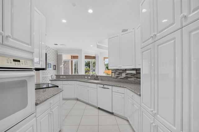 5281 Brooklawn Terrace, Boynton Beach, FL 33437