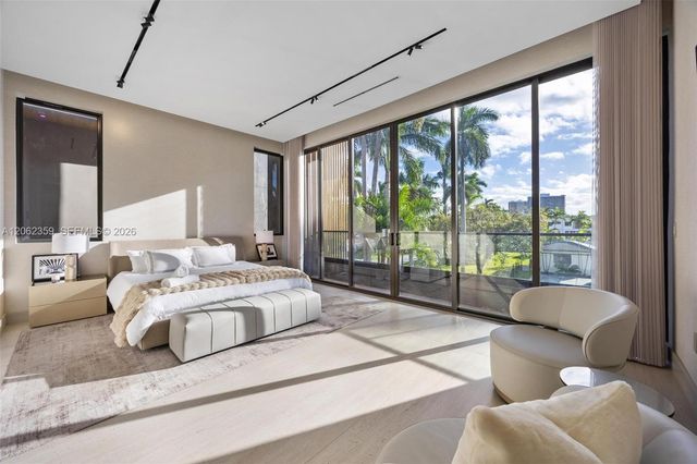 905 Belle Meade Island Drive, Miami, FL 33138
