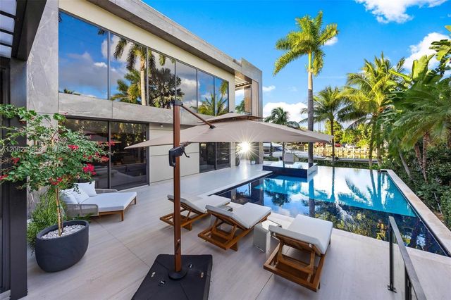 905 Belle Meade Island Drive, Miami, FL 33138