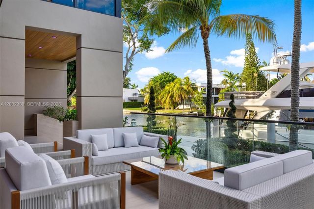 905 Belle Meade Island Drive, Miami, FL 33138