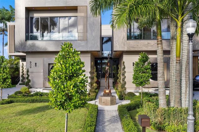 905 Belle Meade Island Drive, Miami, FL 33138
