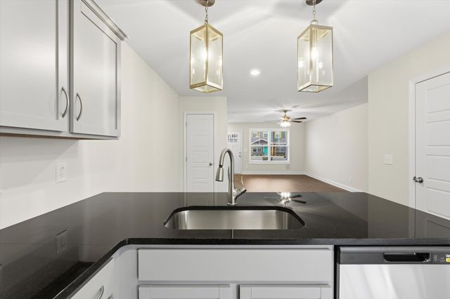 115 Quarry Point Dr, Clarksville, TN 37043