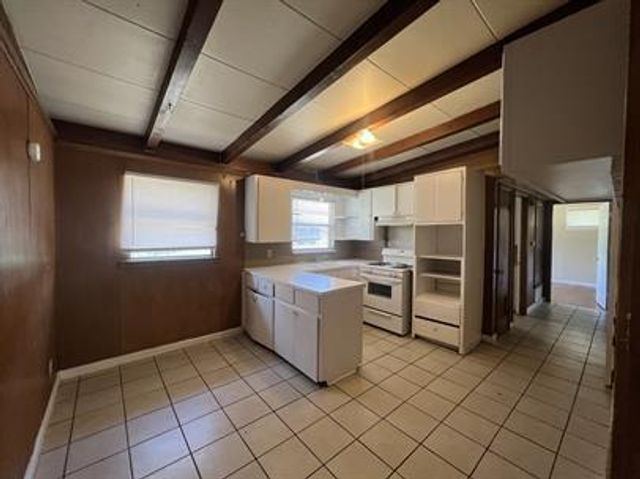 610 N Main ST A, Kyle, TX 78640