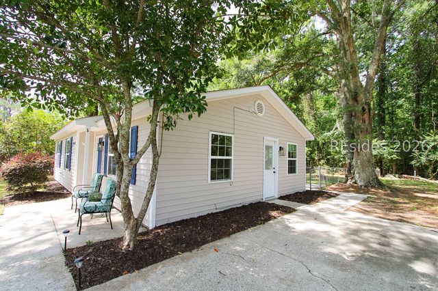 1504 Quarter Horse Rd, Beaufort, SC 29906