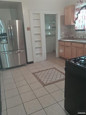 19 Bayview 2, Newark, NJ 07112