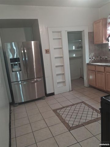 19 Bayview 2, Newark, NJ 07112
