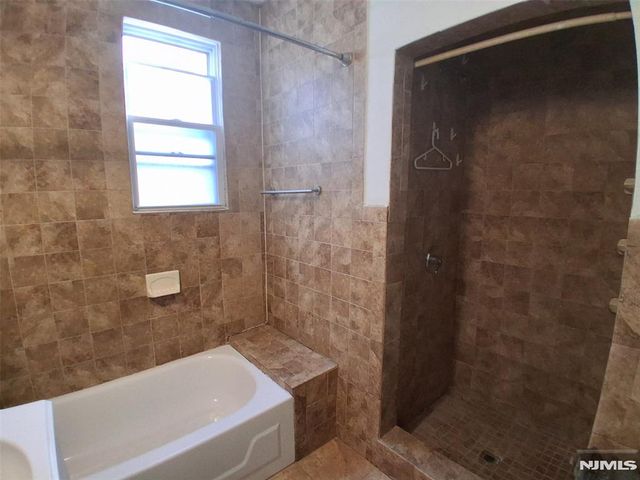 19 Bayview 2, Newark, NJ 07112