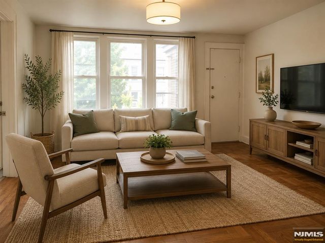 19 Bayview 2, Newark, NJ 07112