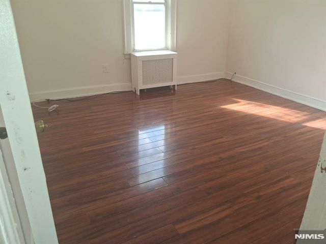 19 Bayview 2, Newark, NJ 07112