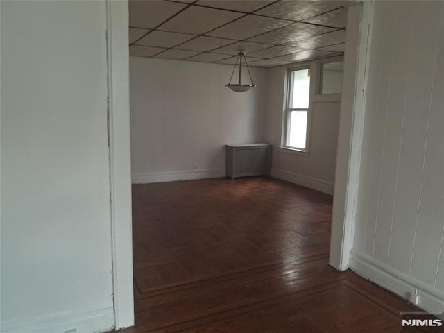 19 Bayview 2, Newark, NJ 07112