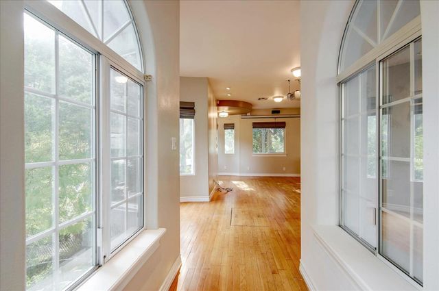 8527 Wonderland Avenue, Los Angeles, CA 90046