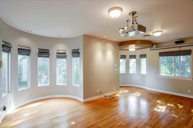 8527 Wonderland Avenue, Los Angeles, CA 90046