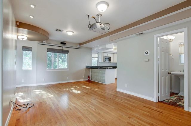 8527 Wonderland Avenue, Los Angeles, CA 90046