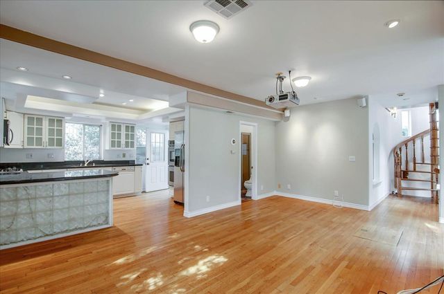 8527 Wonderland Avenue, Los Angeles, CA 90046