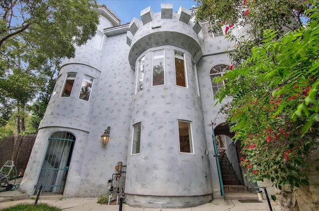 8527 Wonderland Avenue, Los Angeles, CA 90046