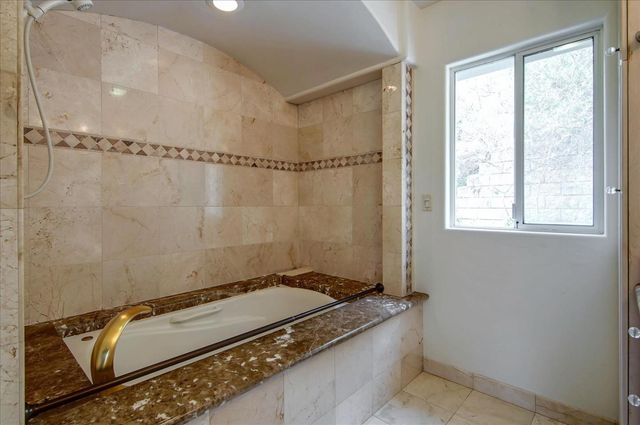 8527 Wonderland Avenue, Los Angeles, CA 90046