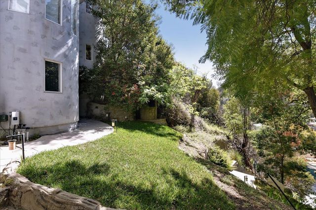 8527 Wonderland Avenue, Los Angeles, CA 90046