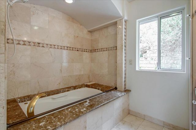 8527 Wonderland Avenue, Los Angeles, CA 90046