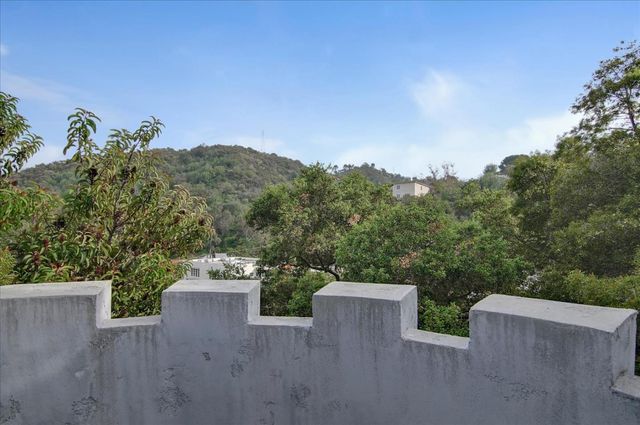 8527 Wonderland Avenue, Los Angeles, CA 90046