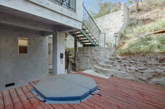 8527 Wonderland Avenue, Los Angeles, CA 90046