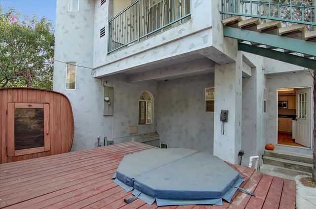 8527 Wonderland Avenue, Los Angeles, CA 90046