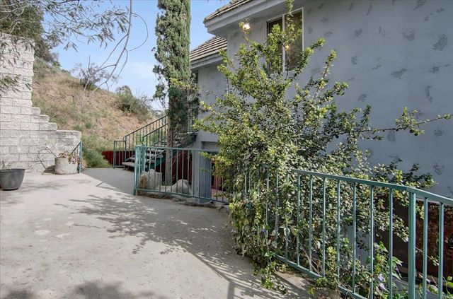 8527 Wonderland Avenue, Los Angeles, CA 90046