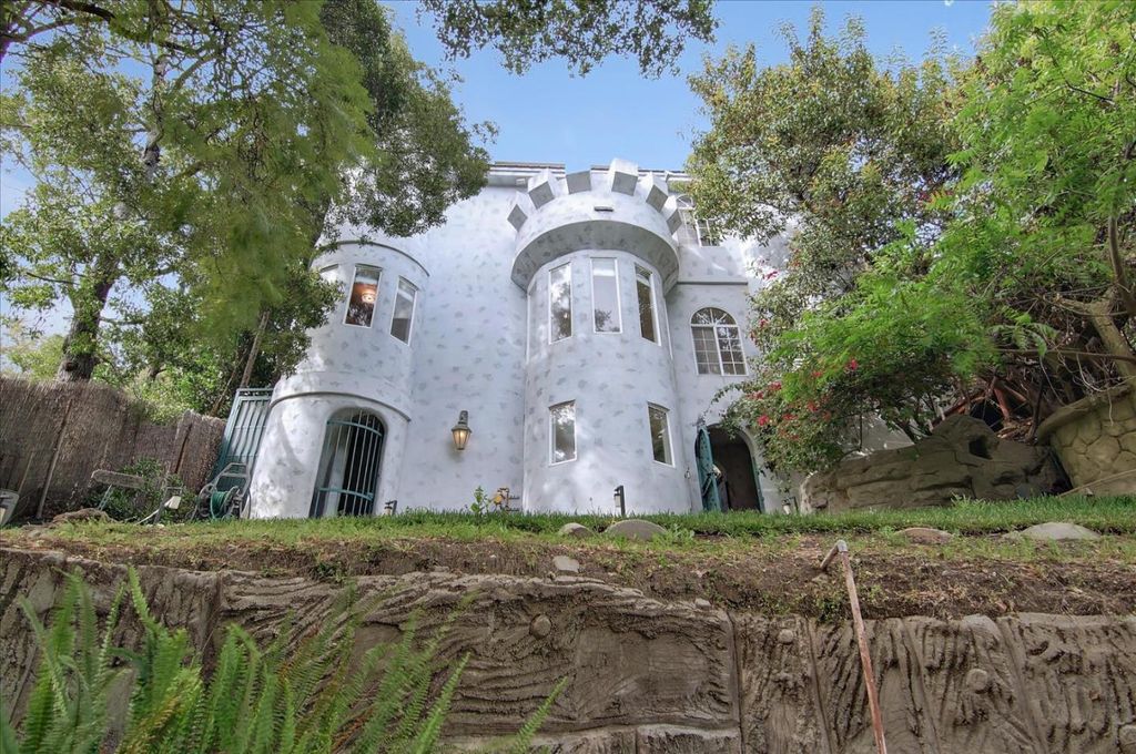 8527 Wonderland Avenue, Los Angeles, CA 90046