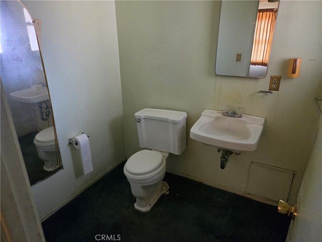5901 Paramount Drive, Jurupa Valley, CA 92509